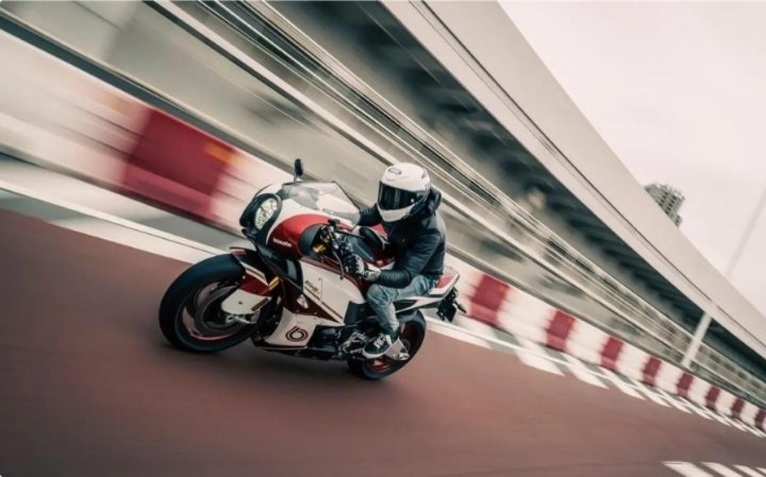 Bimota KB4 - 142hp, 111Nm tork, 300 km/h en yüksek hız