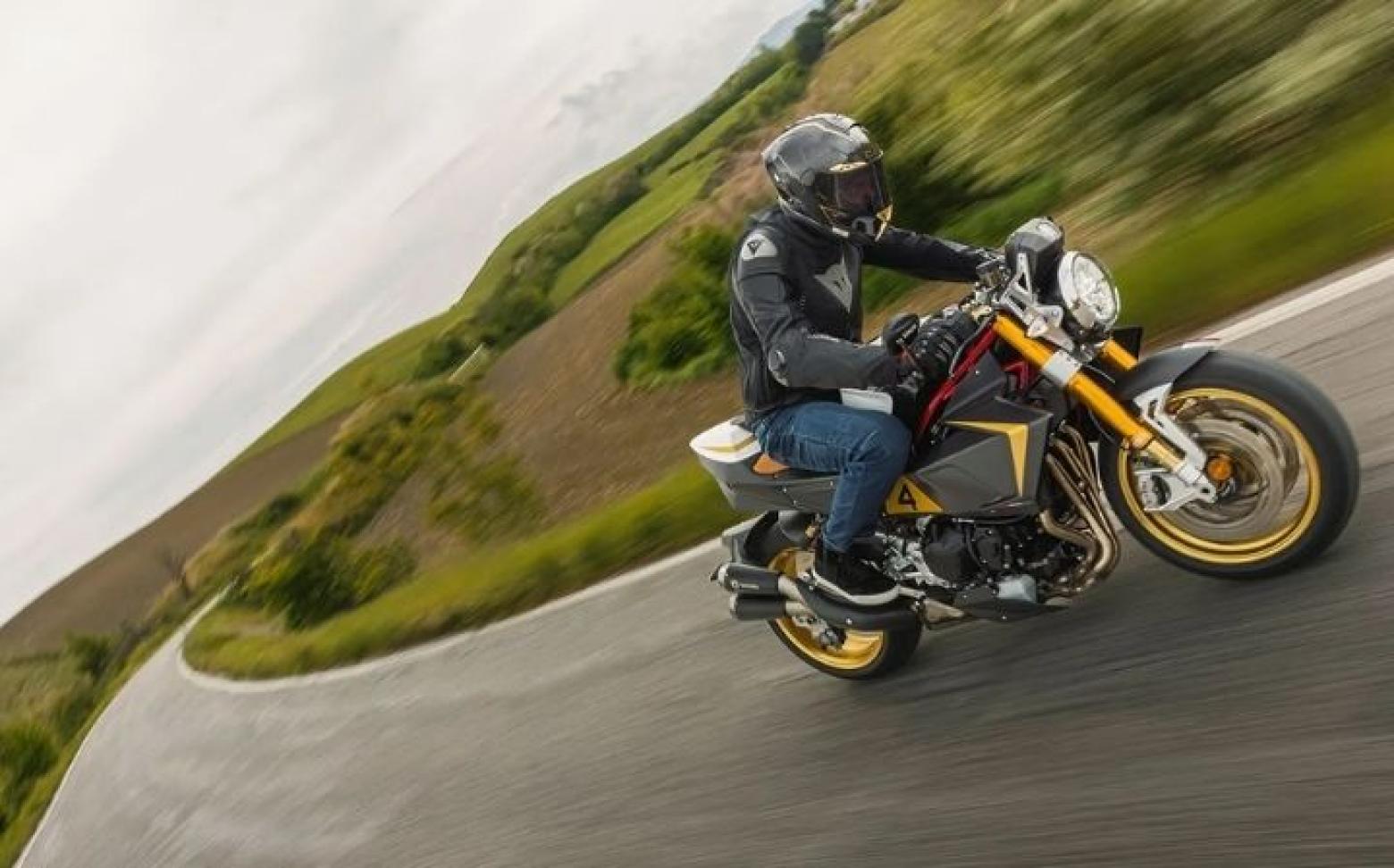 Bimota KB4RC - 142hp, 111Nm tork, 260 km/h en yüksek hız