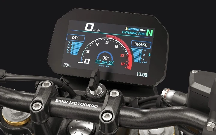 BMW F 450 R studio shot
