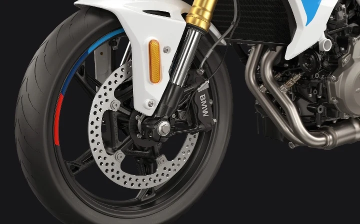 BMW F 450 R front view