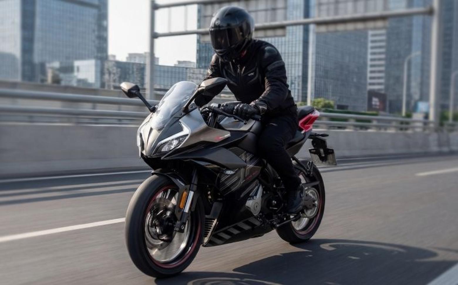 CF MOTO 250SR - 26.5hp, 22Nm tork, 160 km/h en yüksek hız