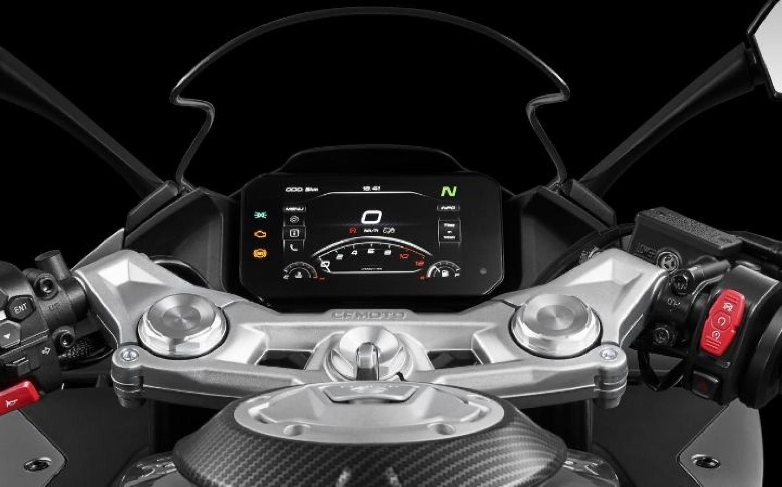 CF MOTO 250SR - 26.5hp, 22Nm tork, 160 km/h en yüksek hız