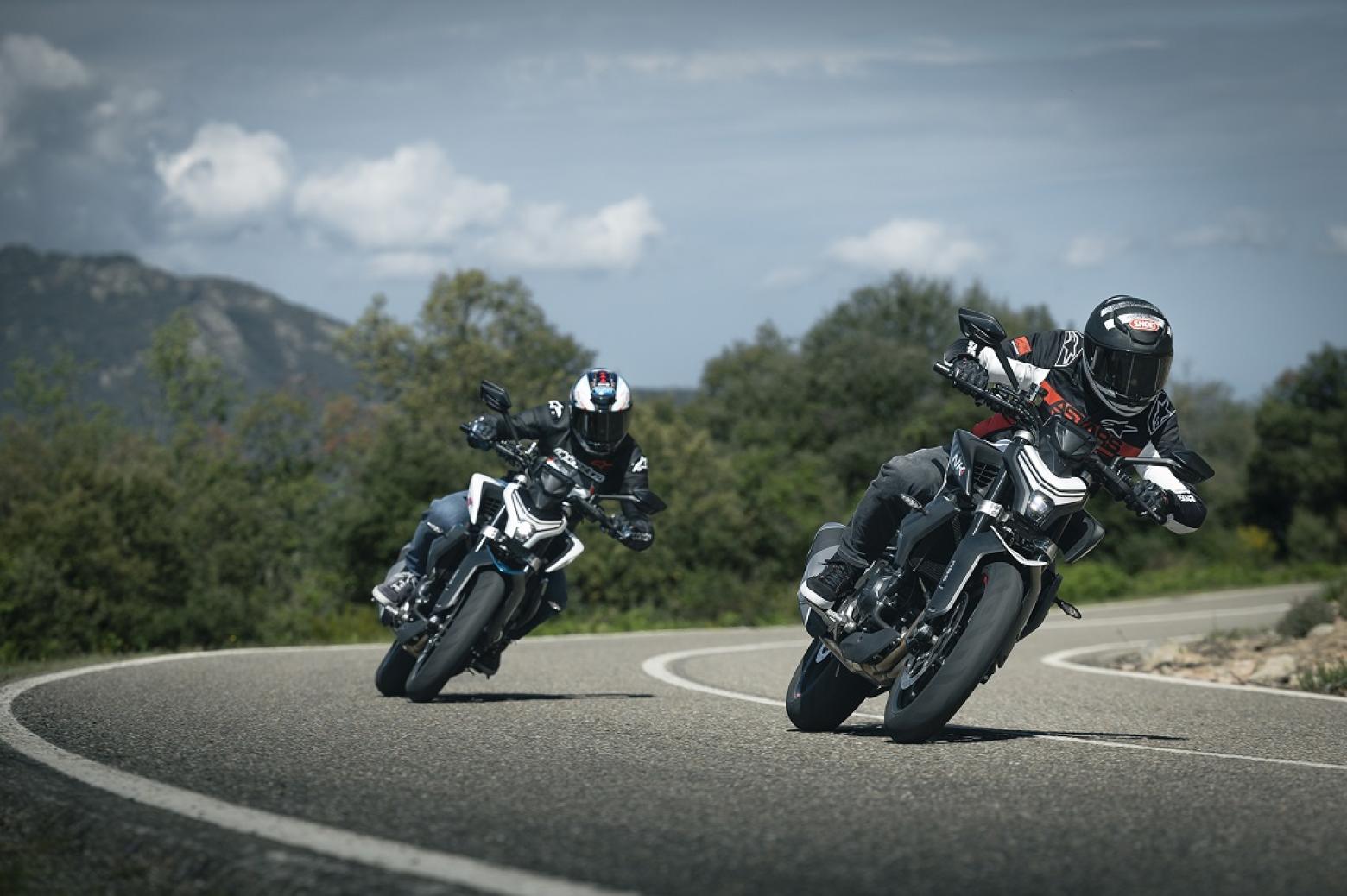 CF MOTO 450NK - 50hp, 39Nm tork, 210 km/h en yüksek hız