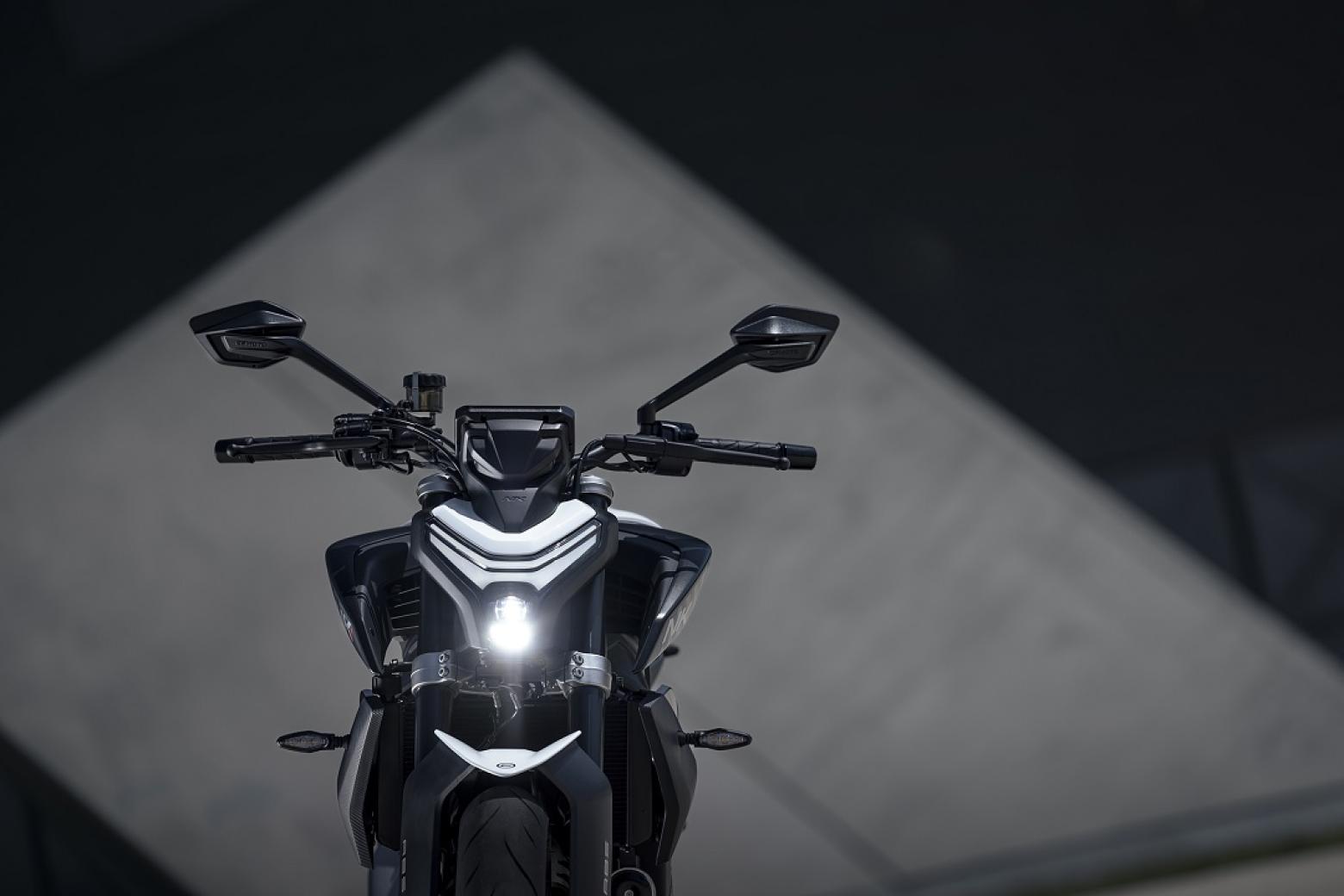 CF MOTO 450NK - 50hp, 39Nm tork, 210 km/h en yüksek hız