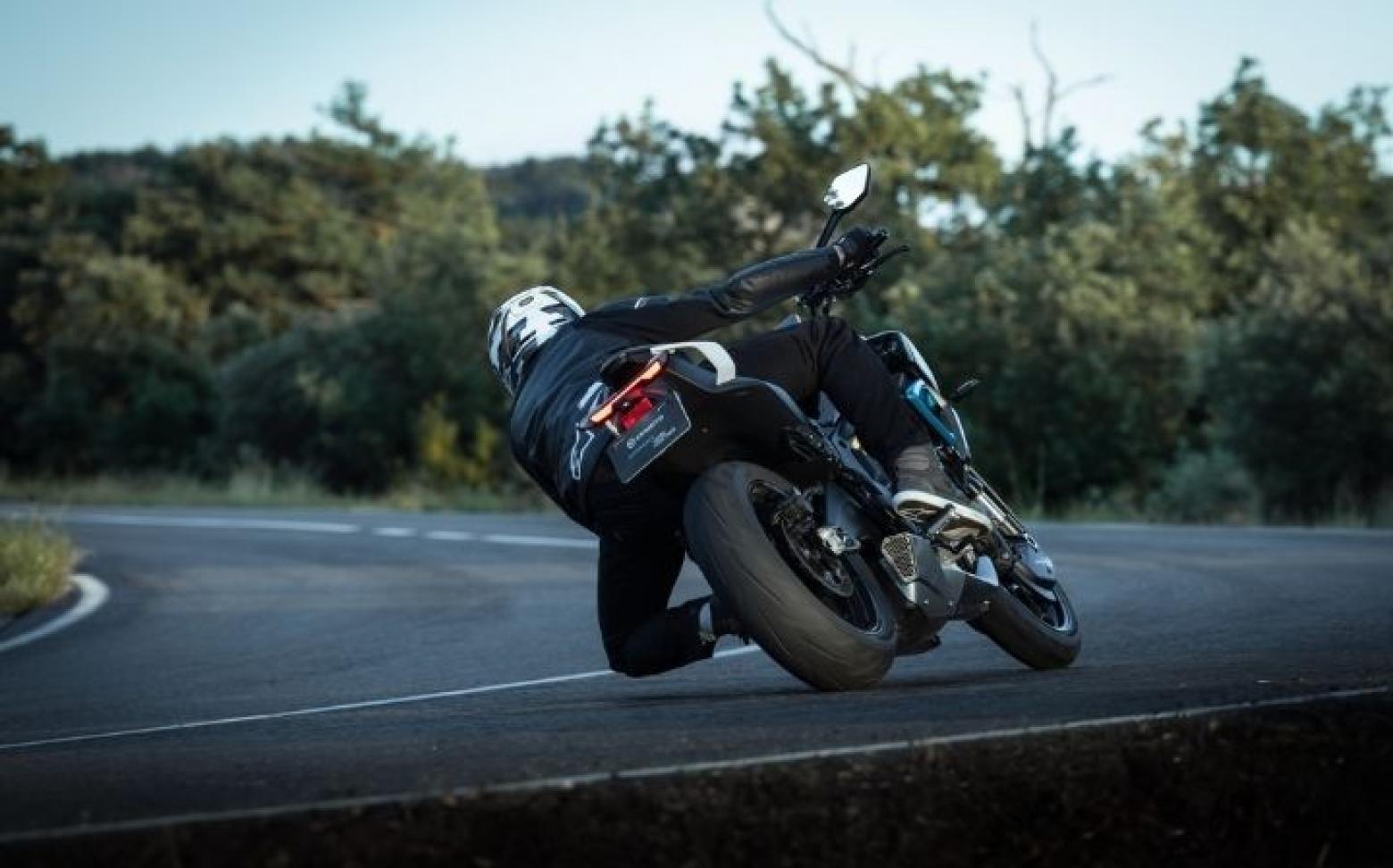 CF MOTO 675 NK - 95hp, 70Nm tork, 240 km/h en yüksek hız