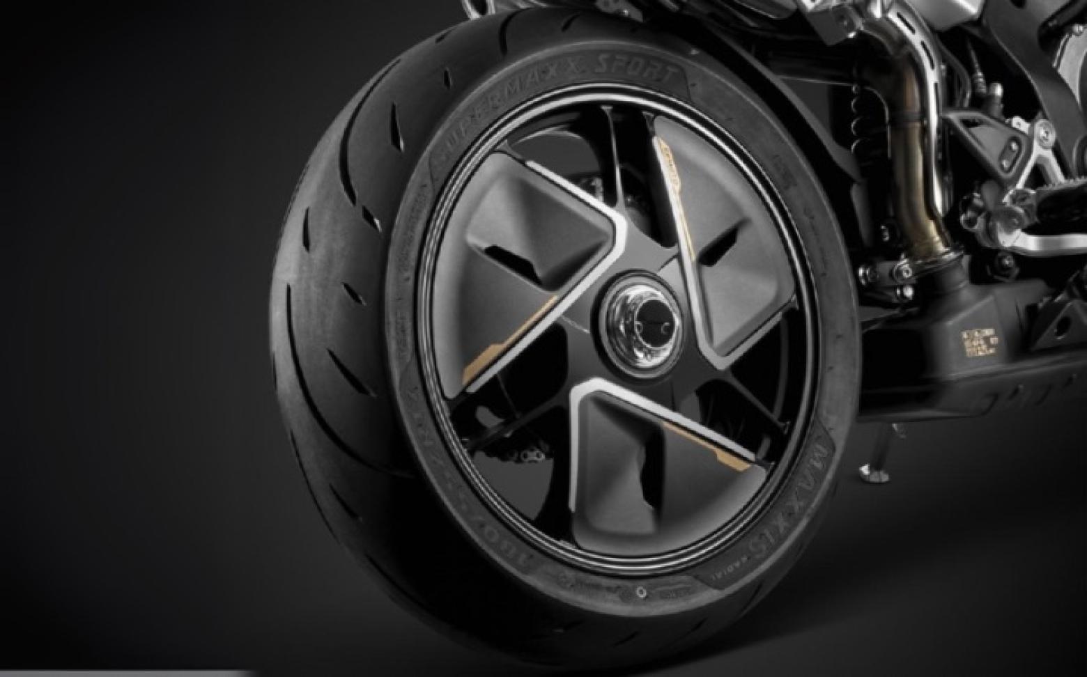 CF MOTO 750SR-S - 111.5hp, 80Nm tork, 290 km/h en yüksek hız