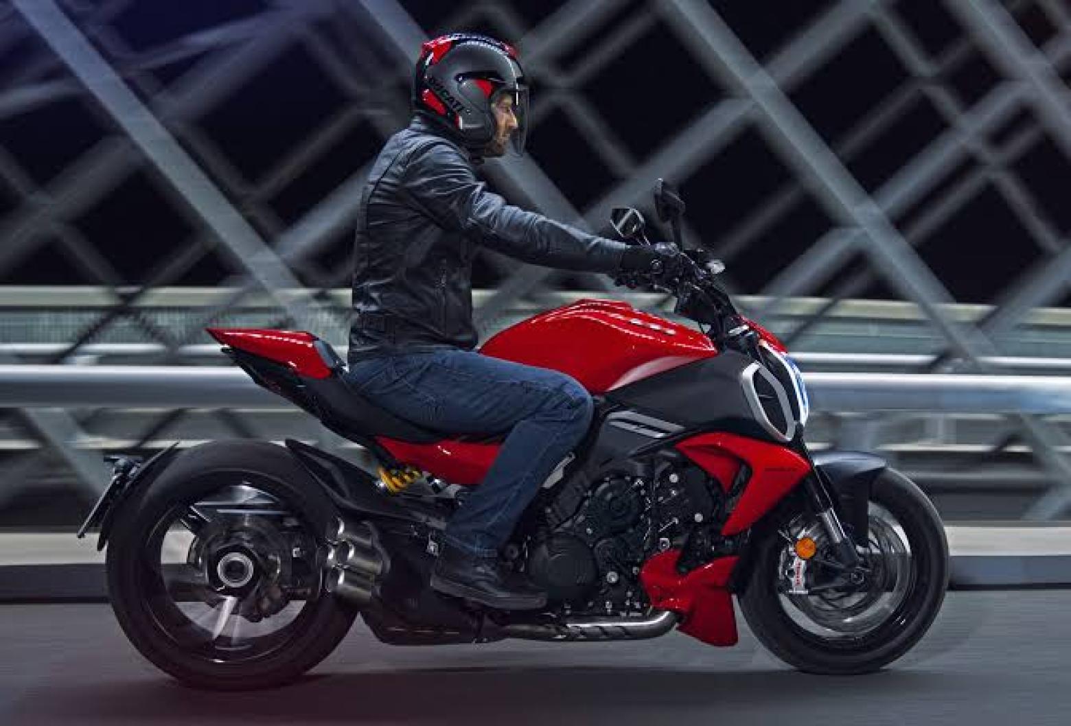 Ducati Diavel - 168hp, 126Nm tork, 245 km/h en yüksek hız