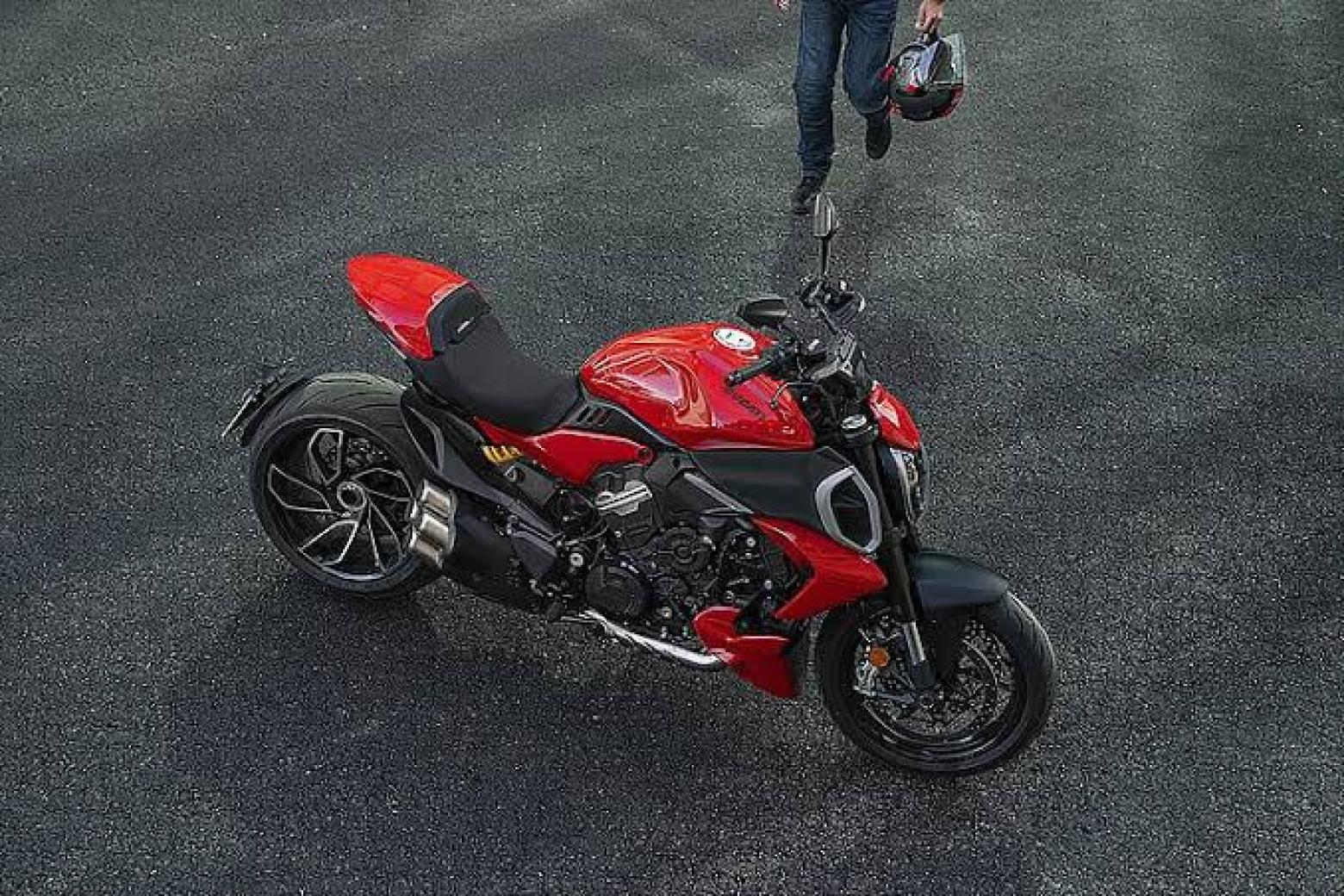 Ducati Diavel - 168hp, 126Nm tork, 245 km/h en yüksek hız