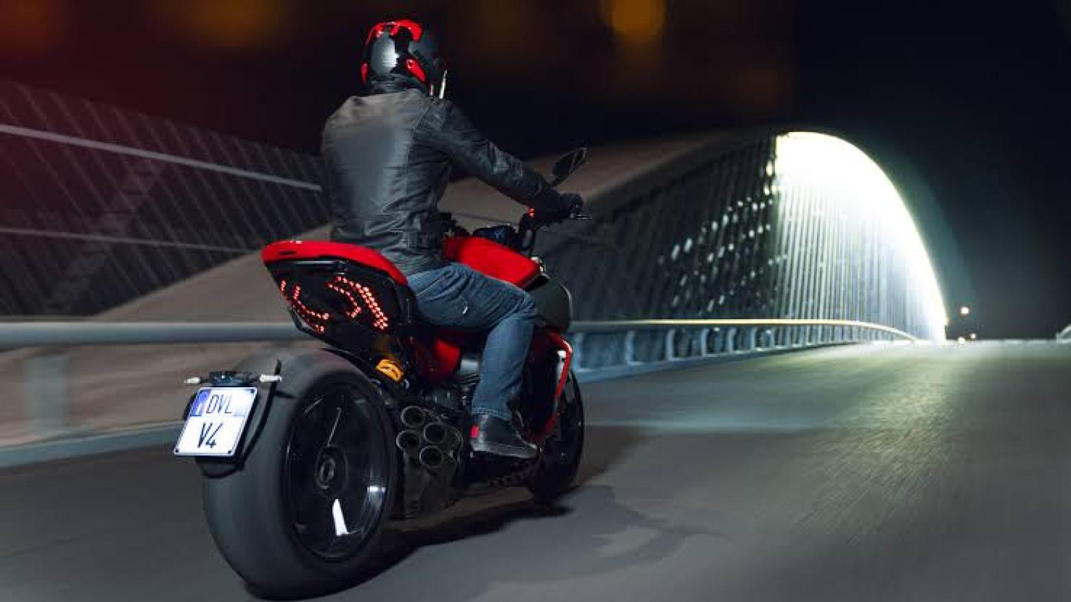 Ducati Diavel - 168hp, 126Nm tork, 245 km/h en yüksek hız