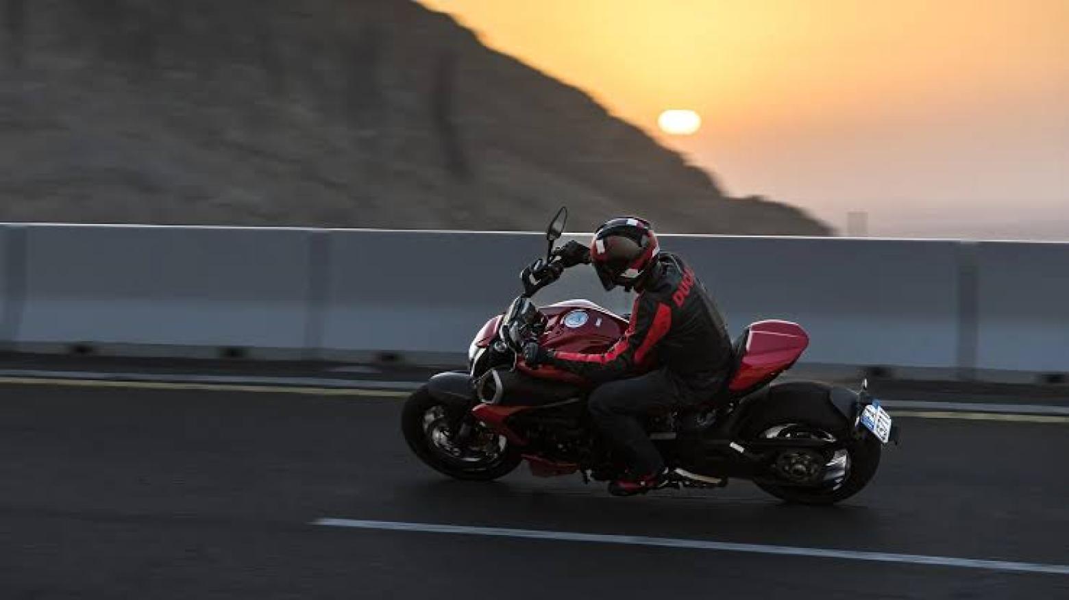 Ducati Diavel - 168hp, 126Nm tork, 245 km/h en yüksek hız