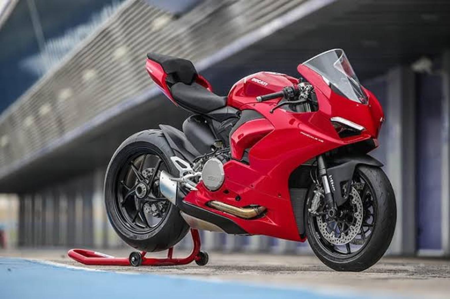 Ducati Panigale V2 - 155hp, 104Nm tork, 280 km/h en yüksek hız