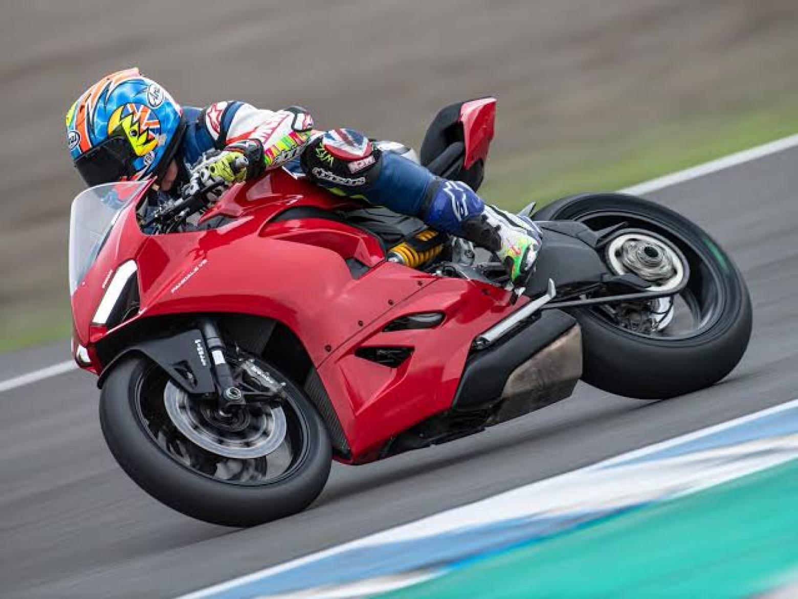 Ducati Panigale V2 - 155hp, 104Nm tork, 280 km/h en yüksek hız