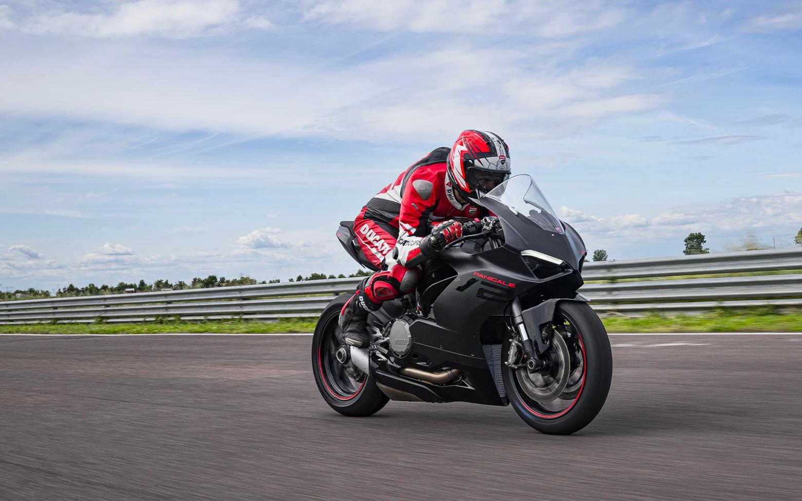Ducati Panigale V2 - 155hp, 104Nm tork, 280 km/h en yüksek hız