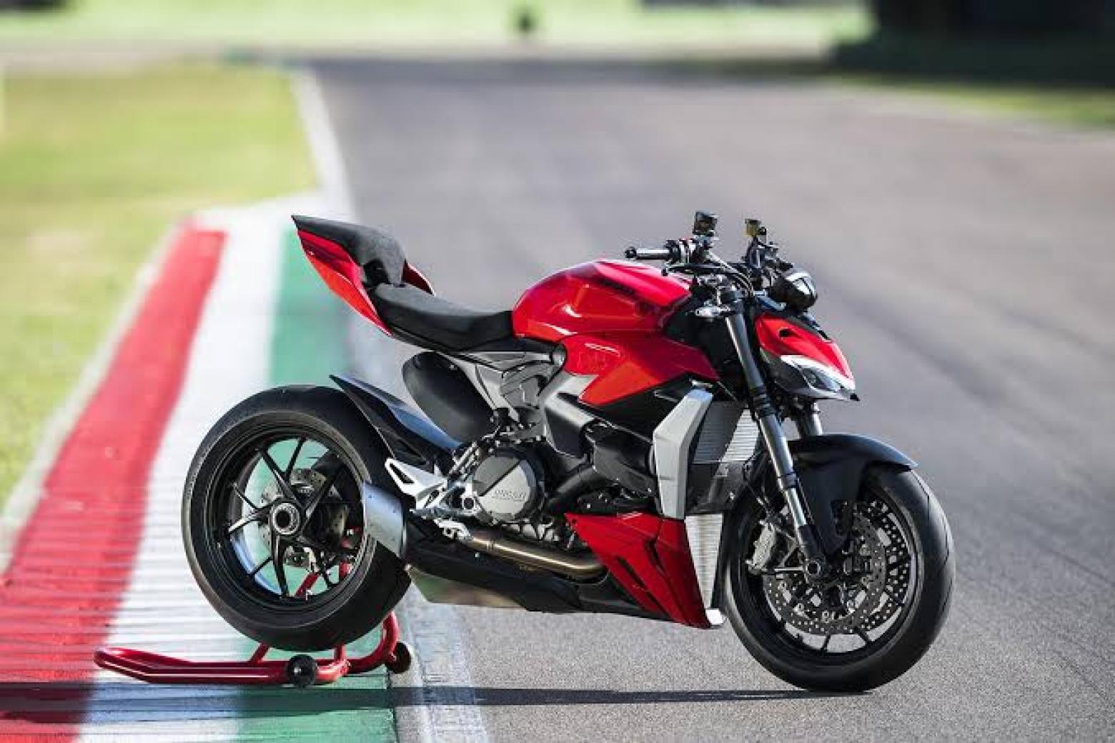 Ducati Street Fighter V2 - 153hp, 101.4Nm tork, 270 km/h en yüksek hız