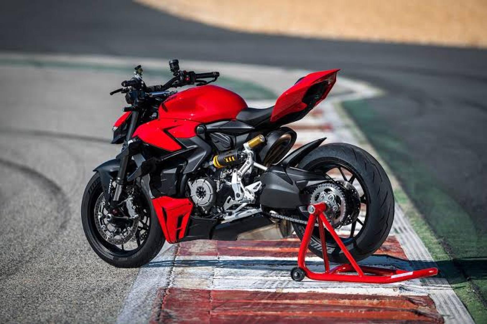 Ducati Street Fighter V2 - 153hp, 101.4Nm tork, 270 km/h en yüksek hız