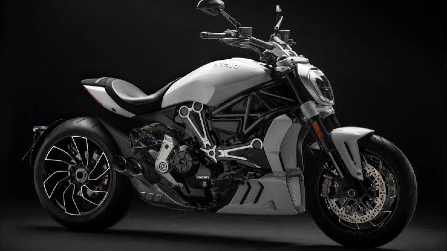 Ducati XDiavel V4 - 160hp, 127Nm tork, 240 km/h en yüksek hız