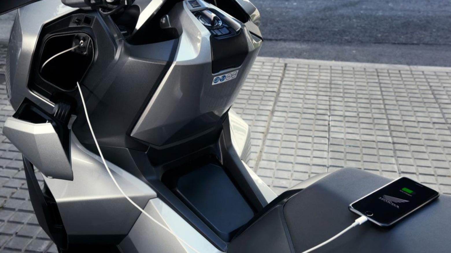 Honda ADV350 - 29.2hp, 31.5Nm tork, 153 km/h en yüksek hız