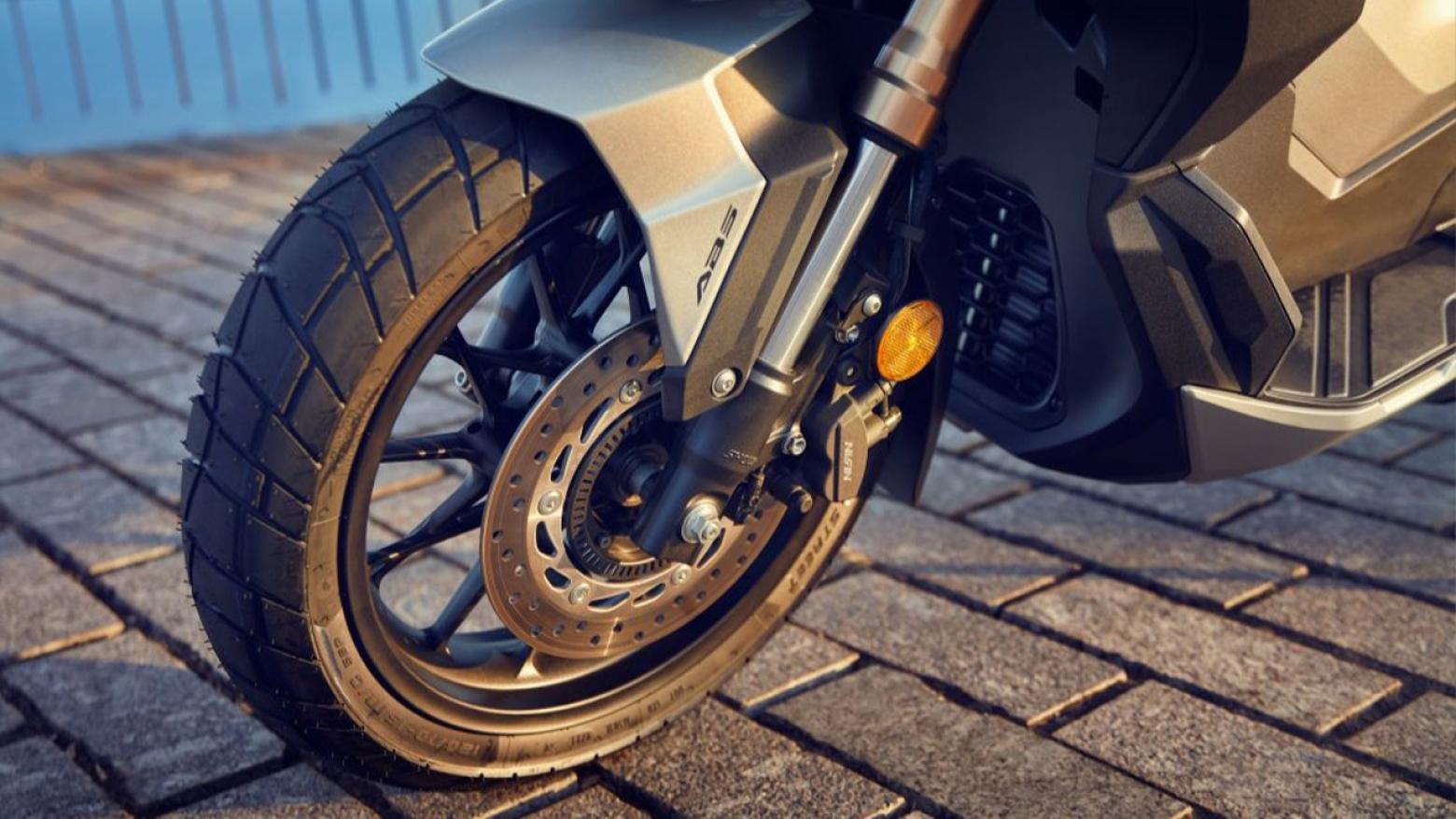 Honda ADV350 - 29.2hp, 31.5Nm tork, 153 km/h en yüksek hız