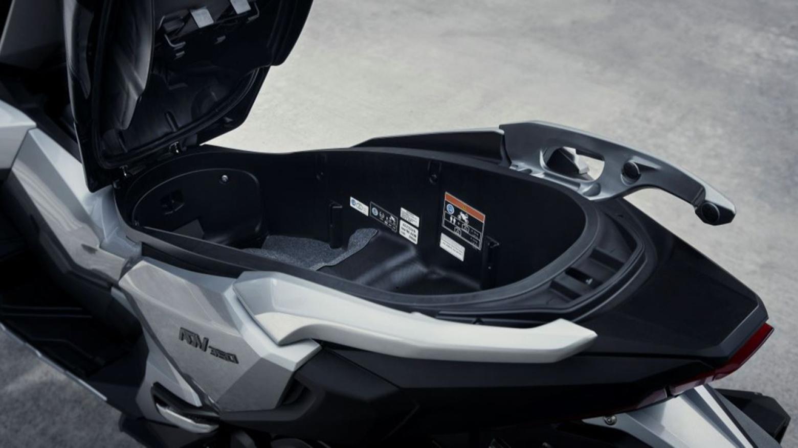 Honda ADV350 - 29.2hp, 31.5Nm tork, 153 km/h en yüksek hız