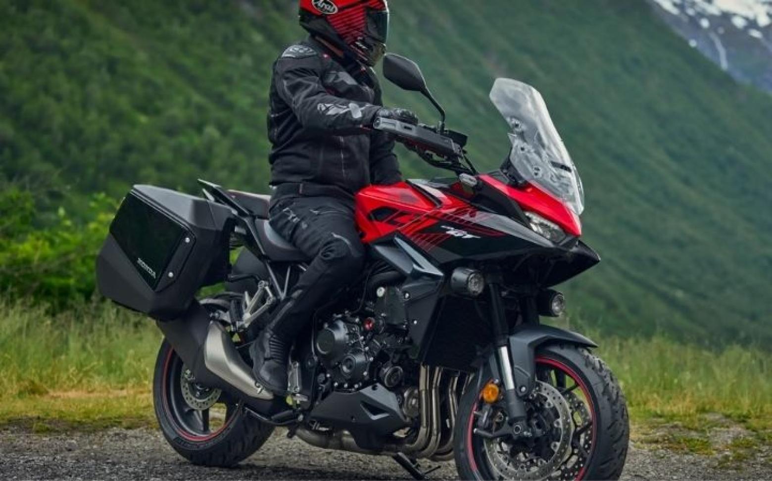 Honda CB1000GT - 150hp, 102Nm tork, 250 km/h en yüksek hız