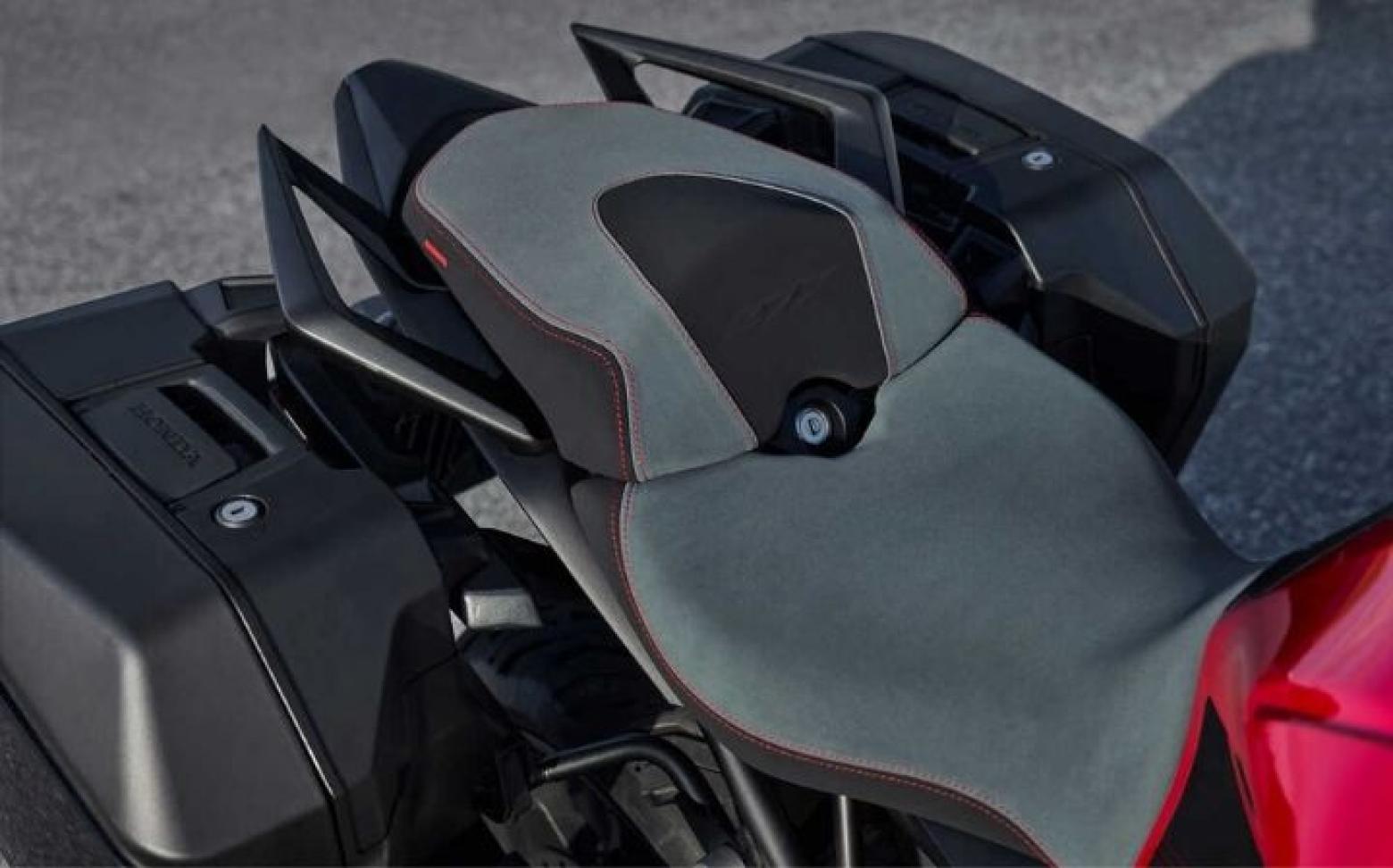 Honda CB1000GT - 150hp, 102Nm tork, 250 km/h en yüksek hız