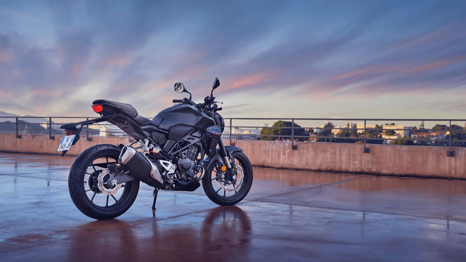 Honda CB250R - 27.6hp, 23Nm tork, 162 km/h en yüksek hız