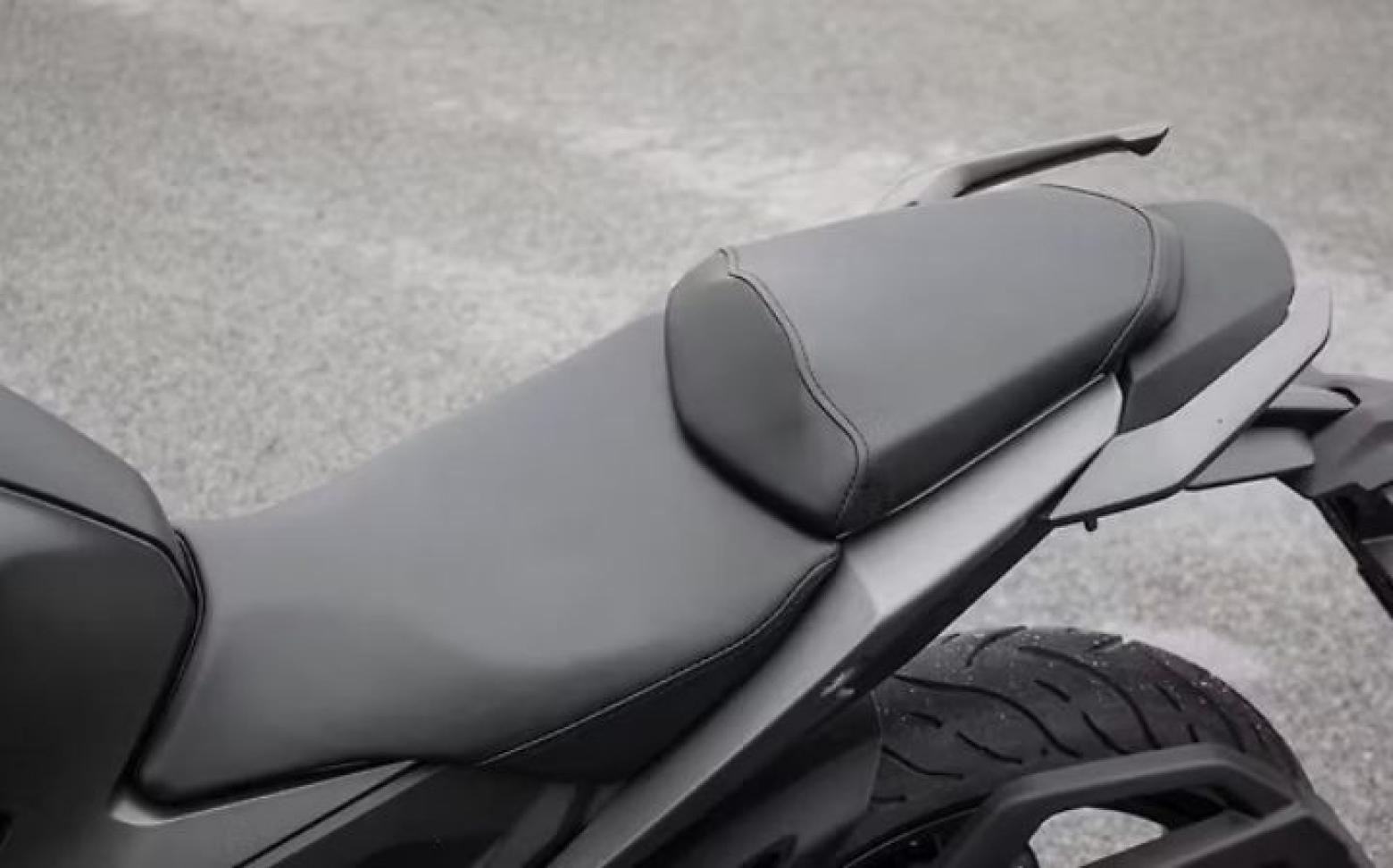 Honda CB300F - 24.1hp, 25.6Nm tork, 155 km/h en yüksek hız