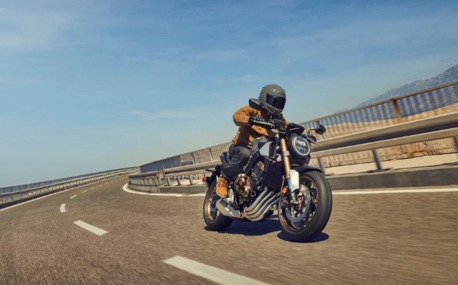 Honda CB650R - 95hp, 63Nm tork, 230 km/h en yüksek hız