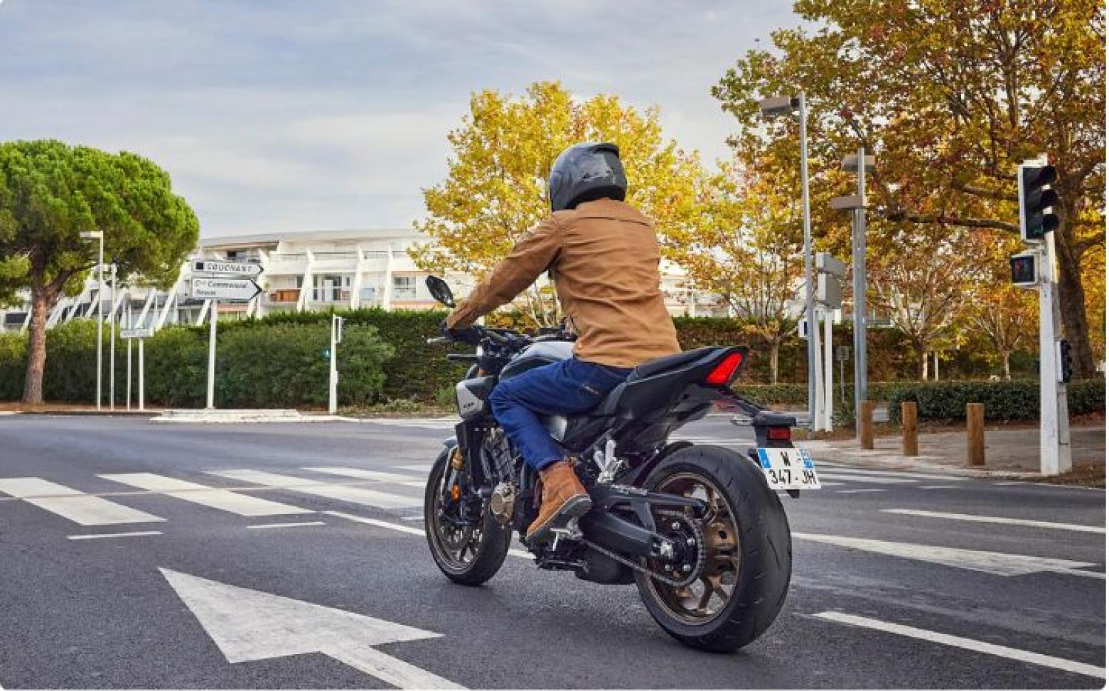 Honda CB650R - 95hp, 63Nm tork, 230 km/h en yüksek hız