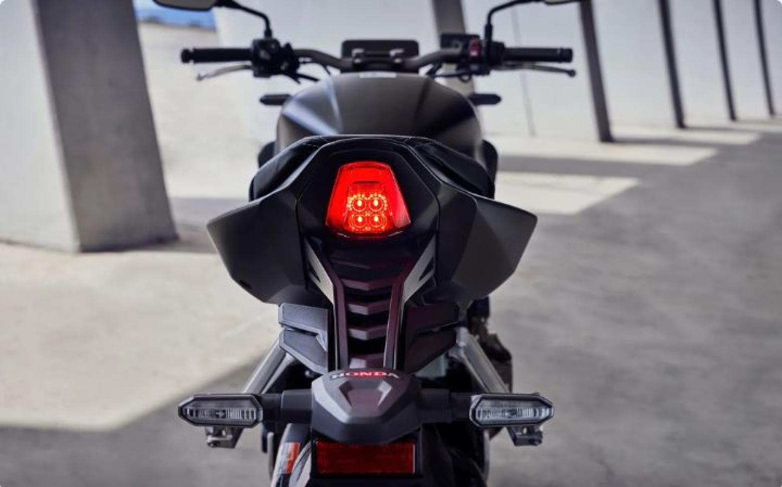 Honda CB650R - 95hp, 63Nm tork, 230 km/h en yüksek hız