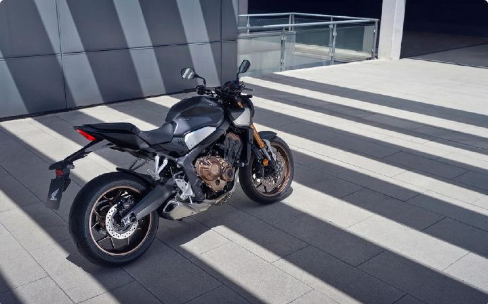 Honda CB650R - 95hp, 63Nm tork, 230 km/h en yüksek hız