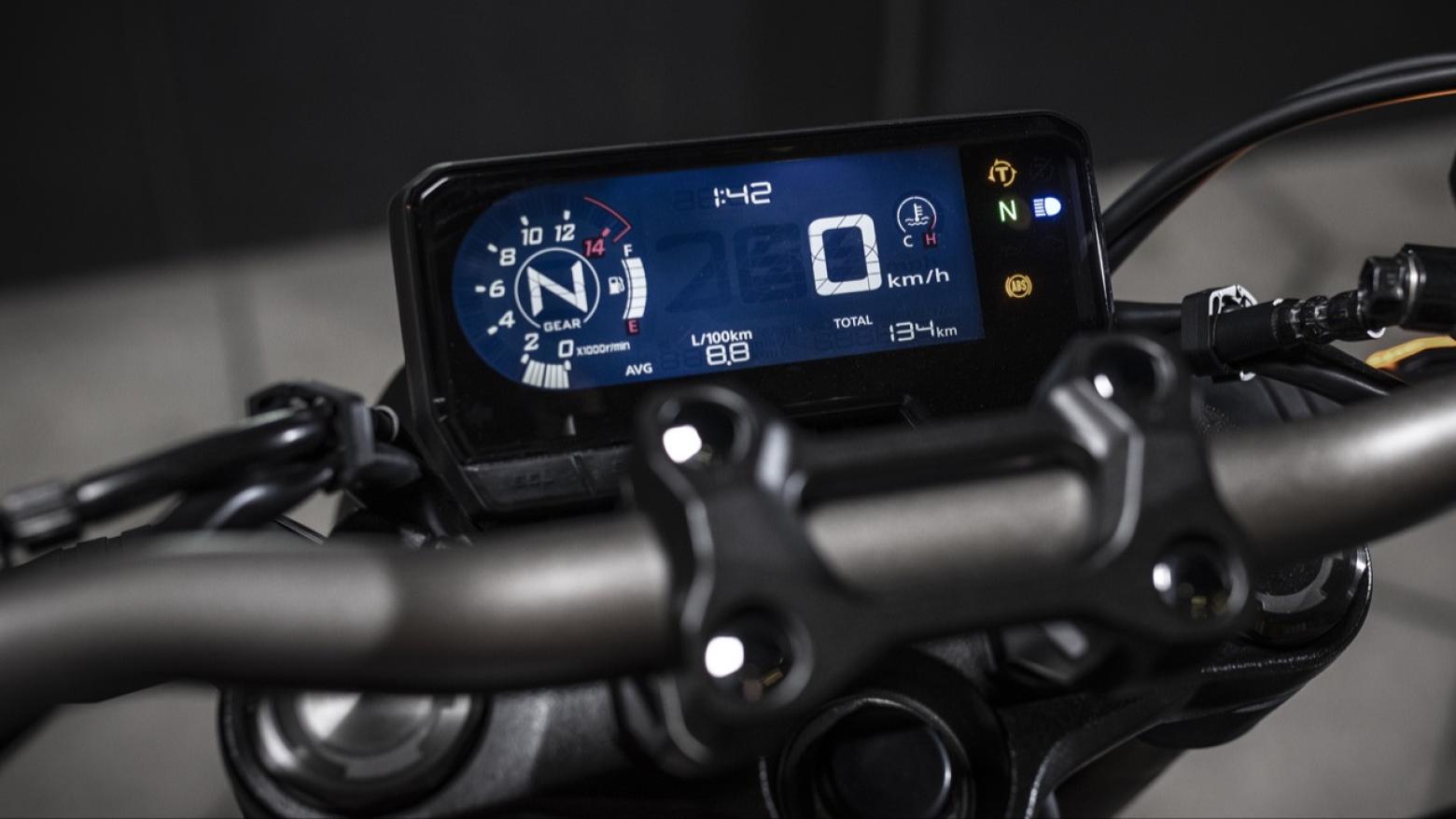 Honda CB650R - 95.1hp, 63Nm tork, 241 km/h en yüksek hız