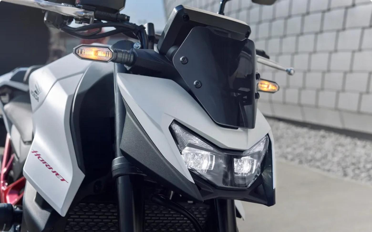 Honda CB750 Hornet - 92hp, 75Nm tork, 224 km/h en yüksek hız