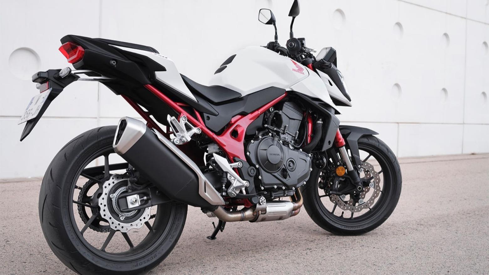 Honda CB750 HORNET  - 92hp, 75Nm tork, 220 km/h en yüksek hız