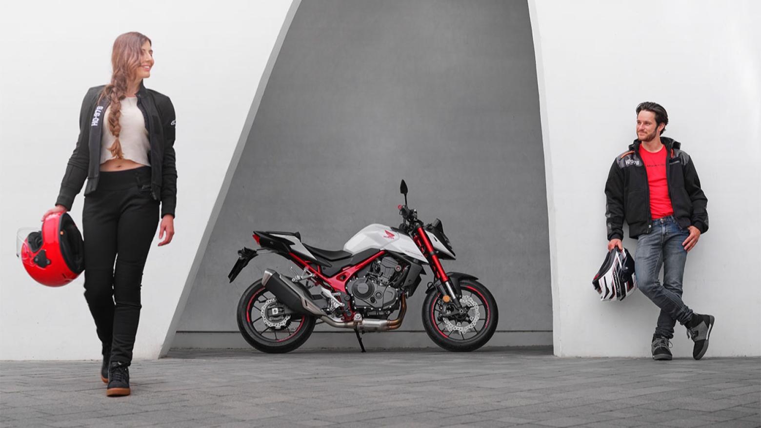 Honda CB750 HORNET  - 92hp, 75Nm tork, 220 km/h en yüksek hız