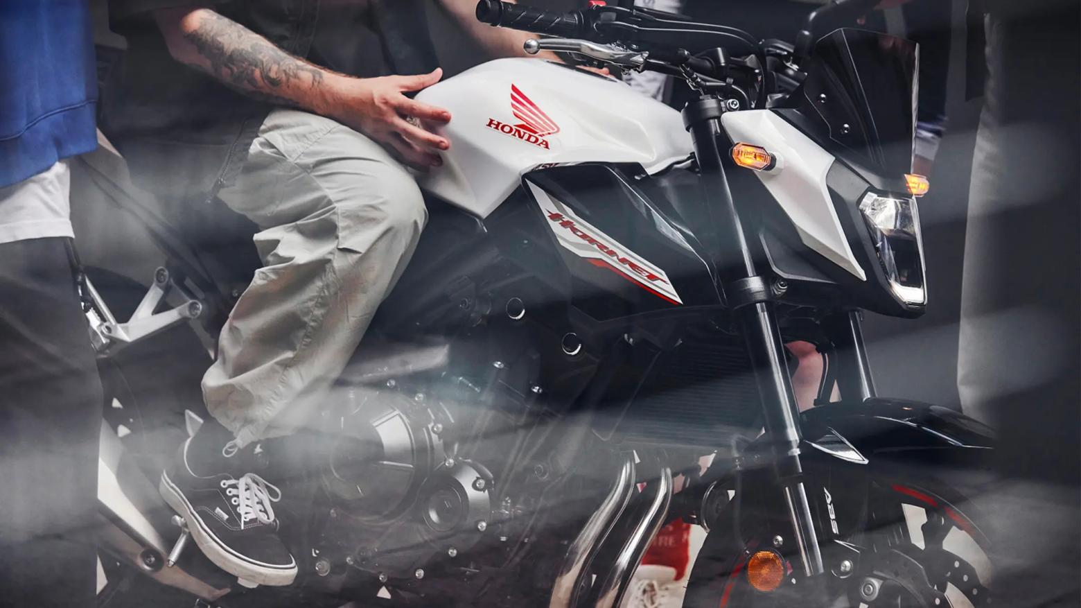 Honda CB 500 Hornet - 47hp, 43Nm tork, 188 km/h en yüksek hız