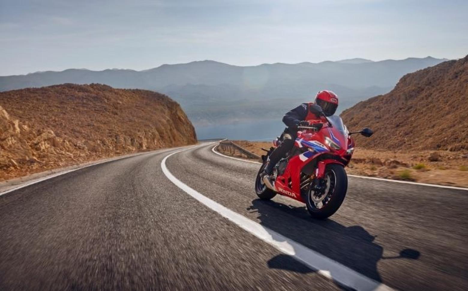 Honda CBR650R - 95.1hp, 63Nm tork, 250 km/h en yüksek hız
