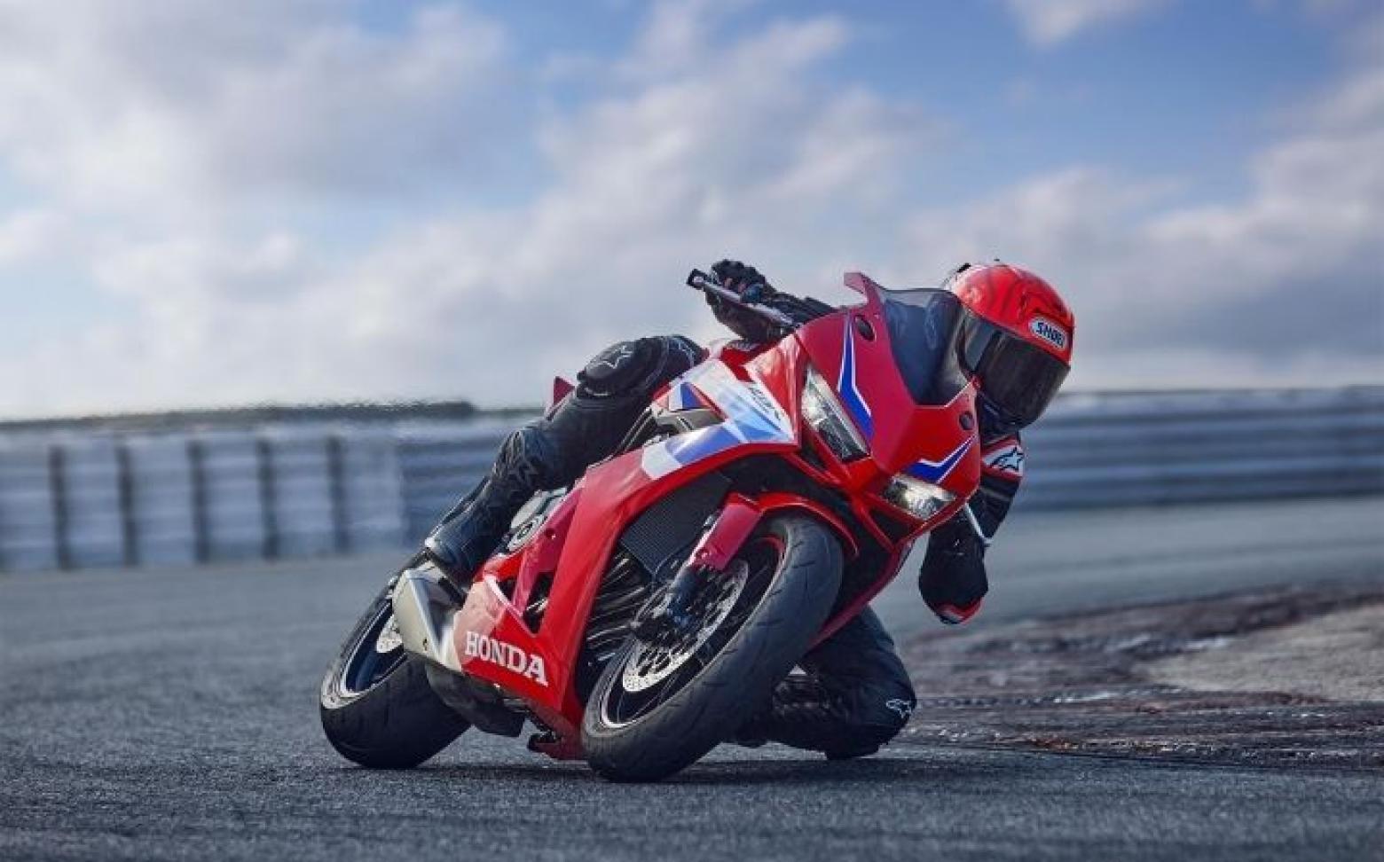 Honda CBR650R - 95.1hp, 63Nm tork, 250 km/h en yüksek hız