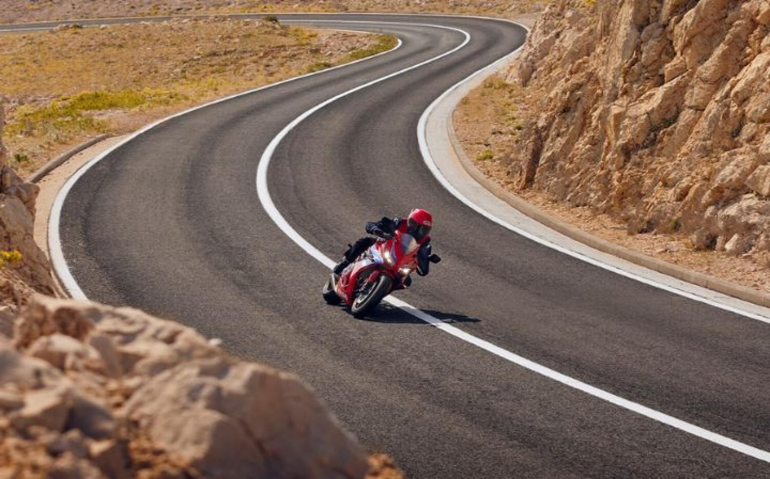 Honda CBR650R - 95.1hp, 63Nm tork, 250 km/h en yüksek hız