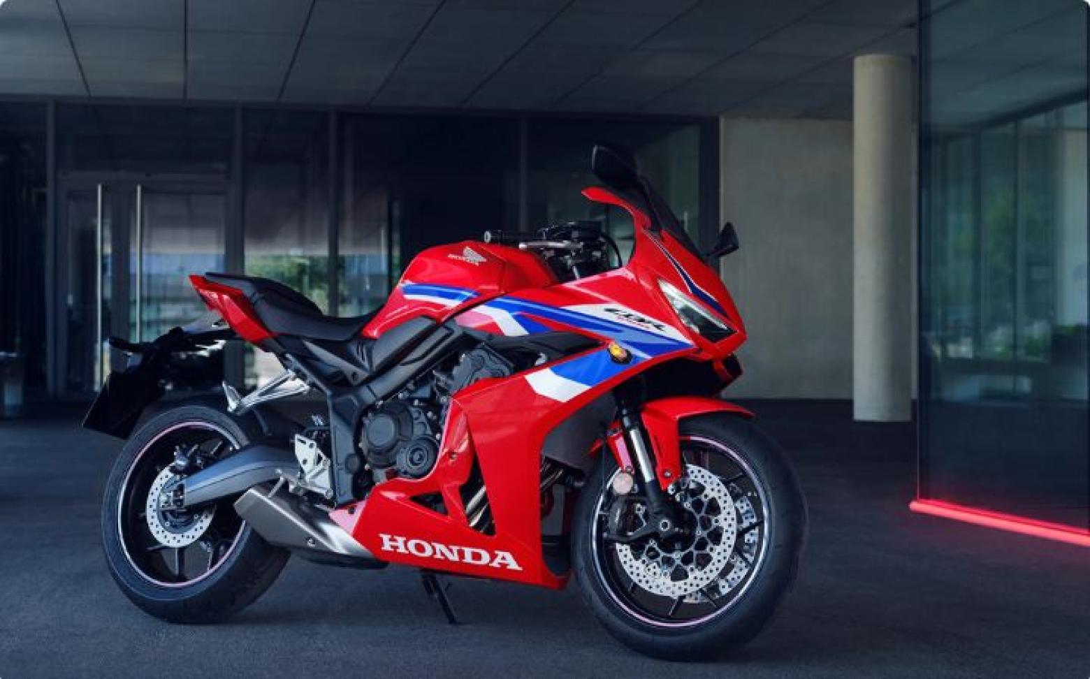 Honda CBR650R - 95.1hp, 63Nm tork, 250 km/h en yüksek hız