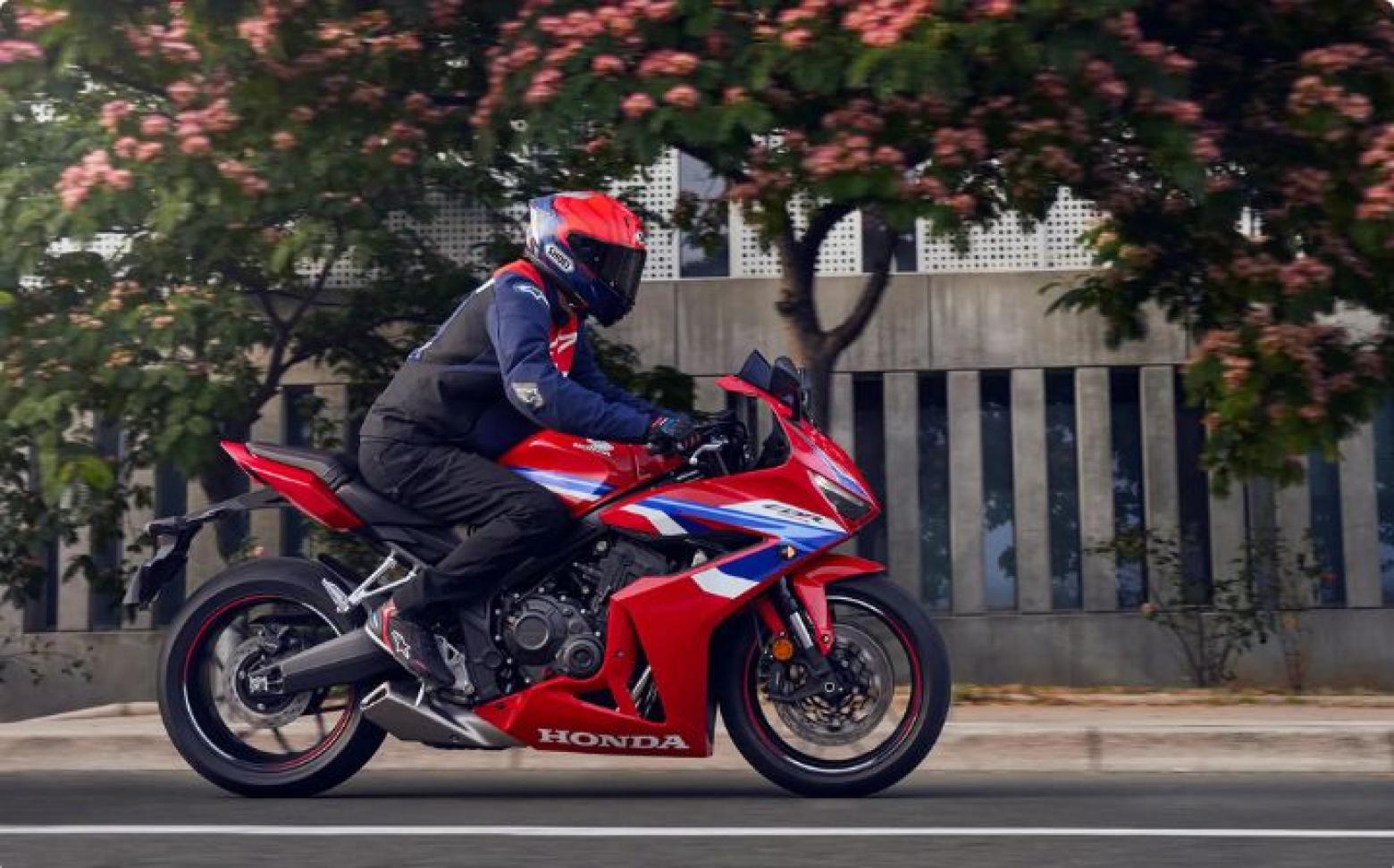 Honda CBR650R - 95.1hp, 63Nm tork, 250 km/h en yüksek hız
