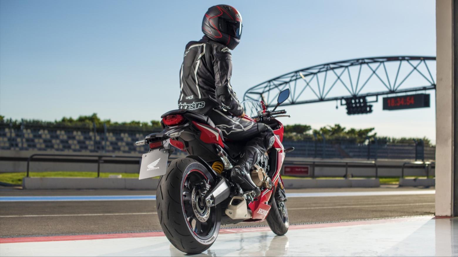 Honda CBR650R - 95.1hp, 63Nm tork, 264 km/h en yüksek hız