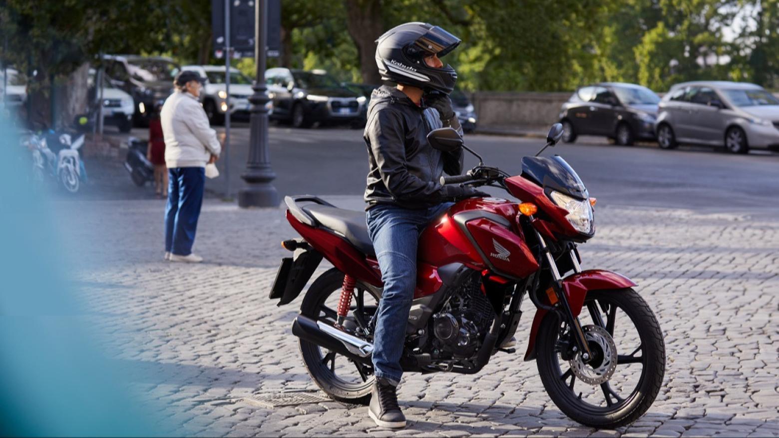 Honda CBR 125 - 13.3hp, 10.4Nm tork, 125 km/h en yüksek hız