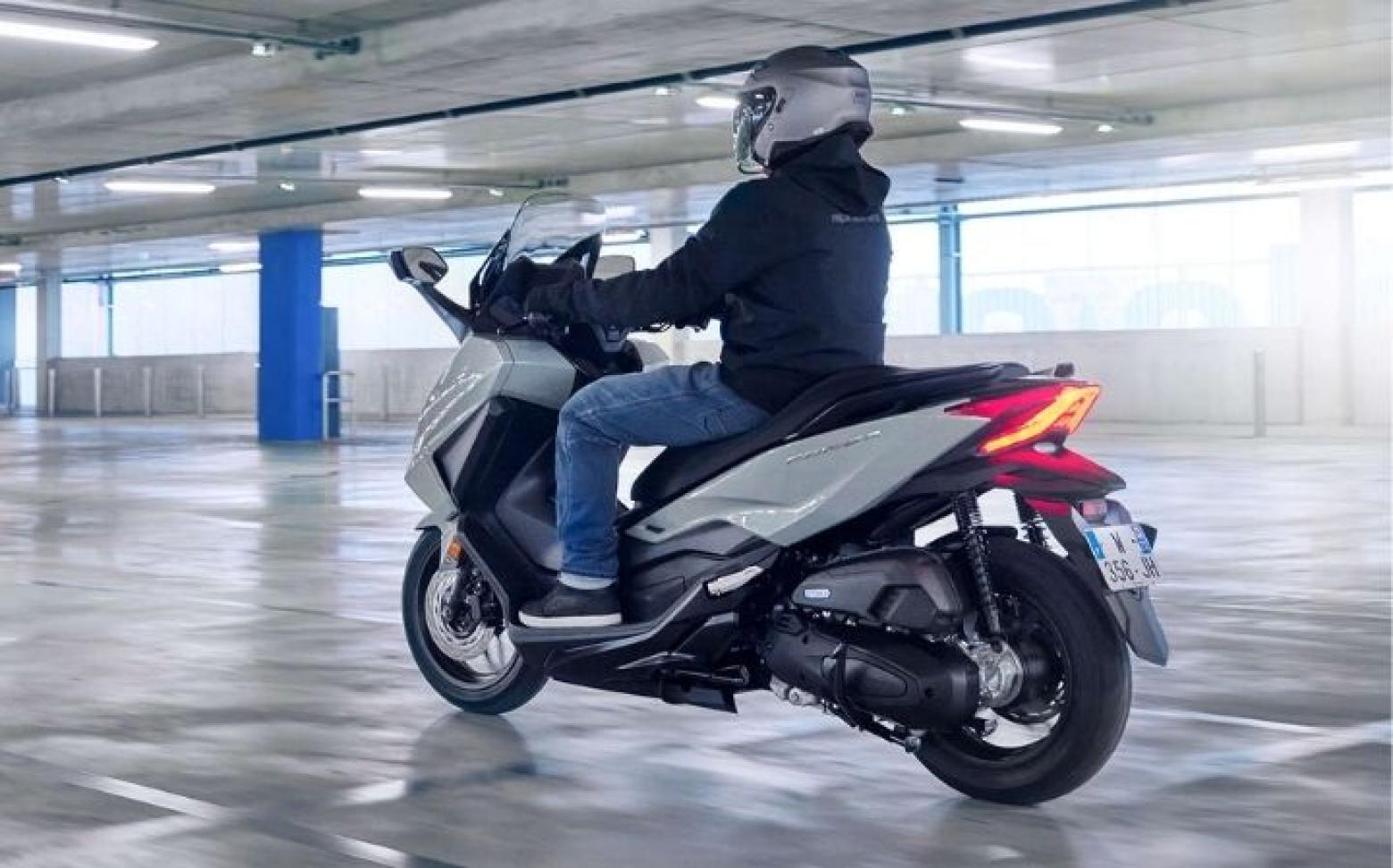 Honda Forza 125 - 14.5hp, 12.3Nm tork, 115 km/h en yüksek hız