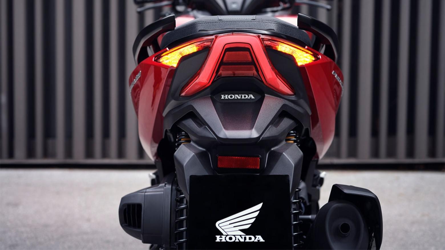 Honda Forza 250 - 23hp, 23.4Nm tork, 150 km/h en yüksek hız