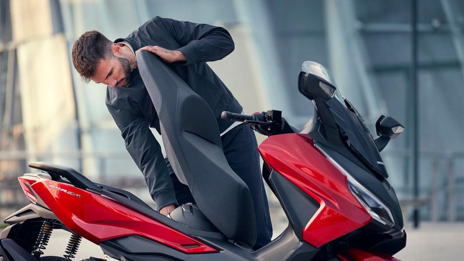 Honda Forza 250 - 23hp, 23.4Nm tork, 150 km/h en yüksek hız