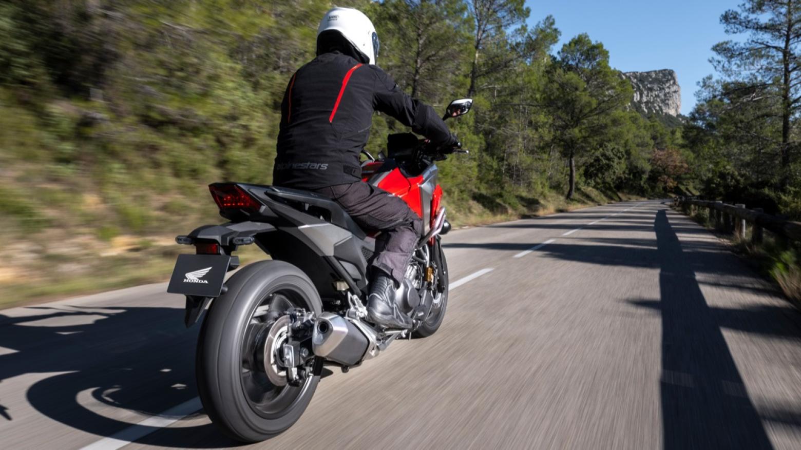 Honda NC750X - 58.5hp, 69Nm tork, 200 km/h en yüksek hız
