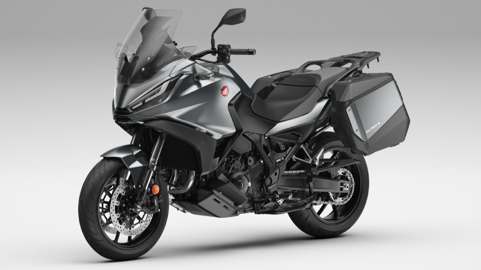 Honda NT1100 - 102hp, 104Nm tork, 215 km/h en yüksek hız