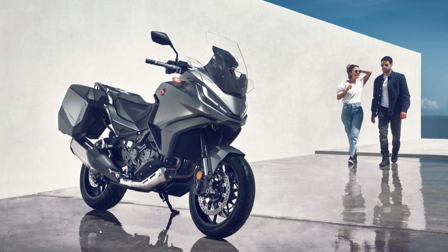 Honda NT1100 - 102hp, 104Nm tork, 215 km/h en yüksek hız