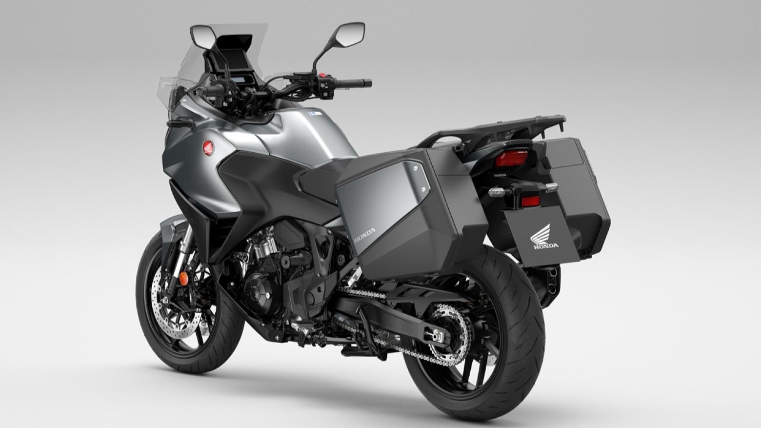 Honda NT1100 - 102hp, 104Nm tork, 215 km/h en yüksek hız
